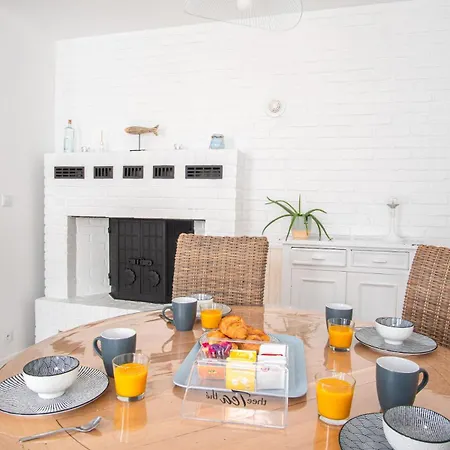 Maison De Pêcheur - L'oiseau Bleu * Étretat