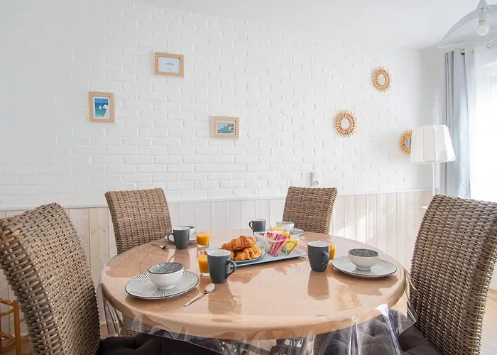 Maison De Pêcheur - L'oiseau Bleu * Étretat